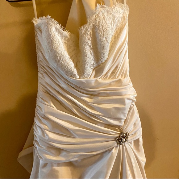 Gorgeous Mikaella Wedding Dress - Picture 2 of 13